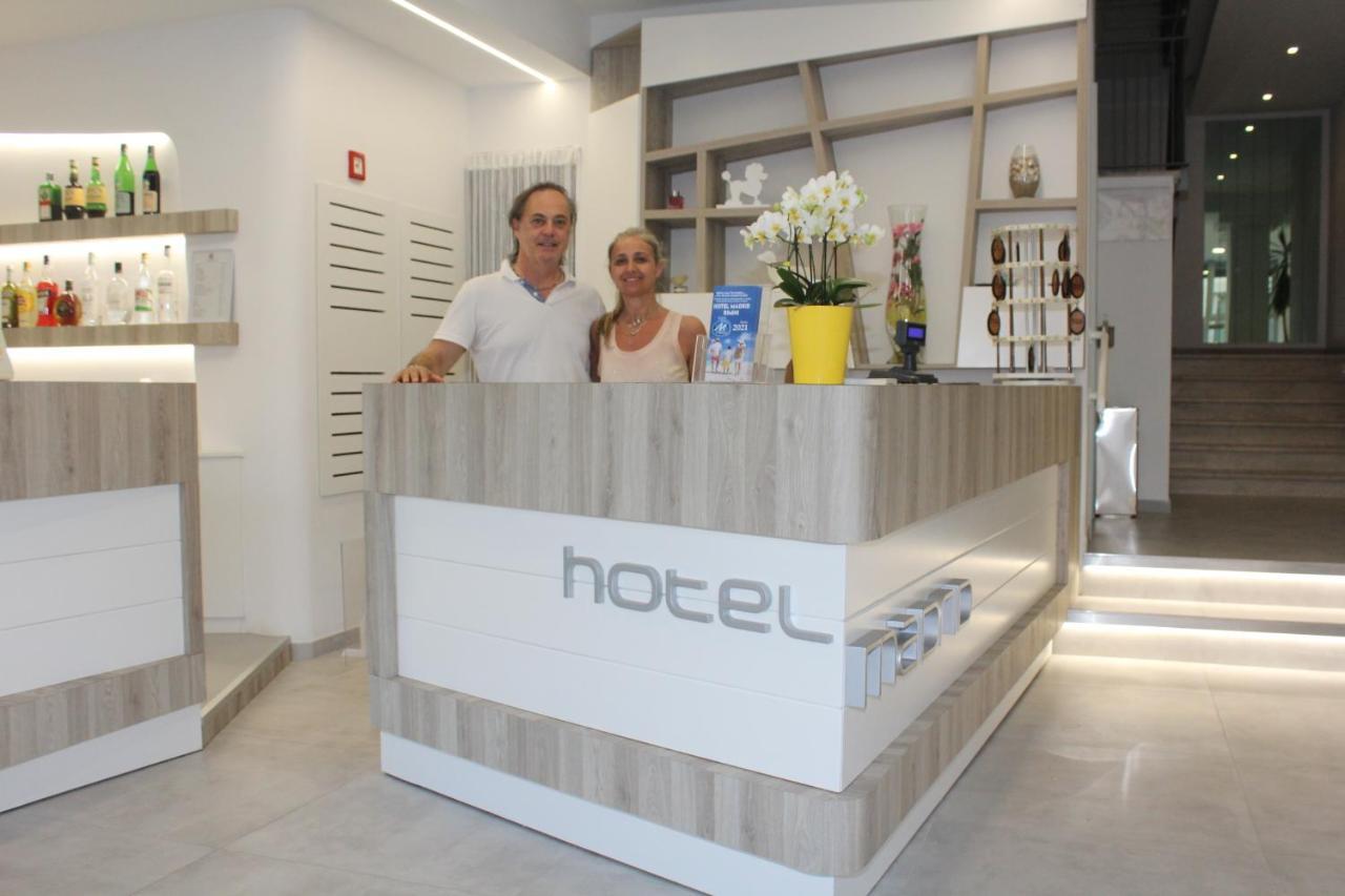 Hotel Madrid Rimini Buitenkant foto