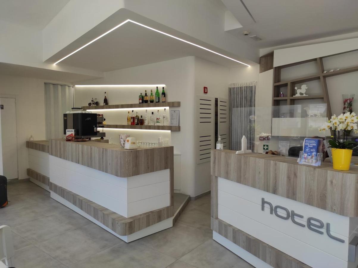 Hotel Madrid Rimini Buitenkant foto