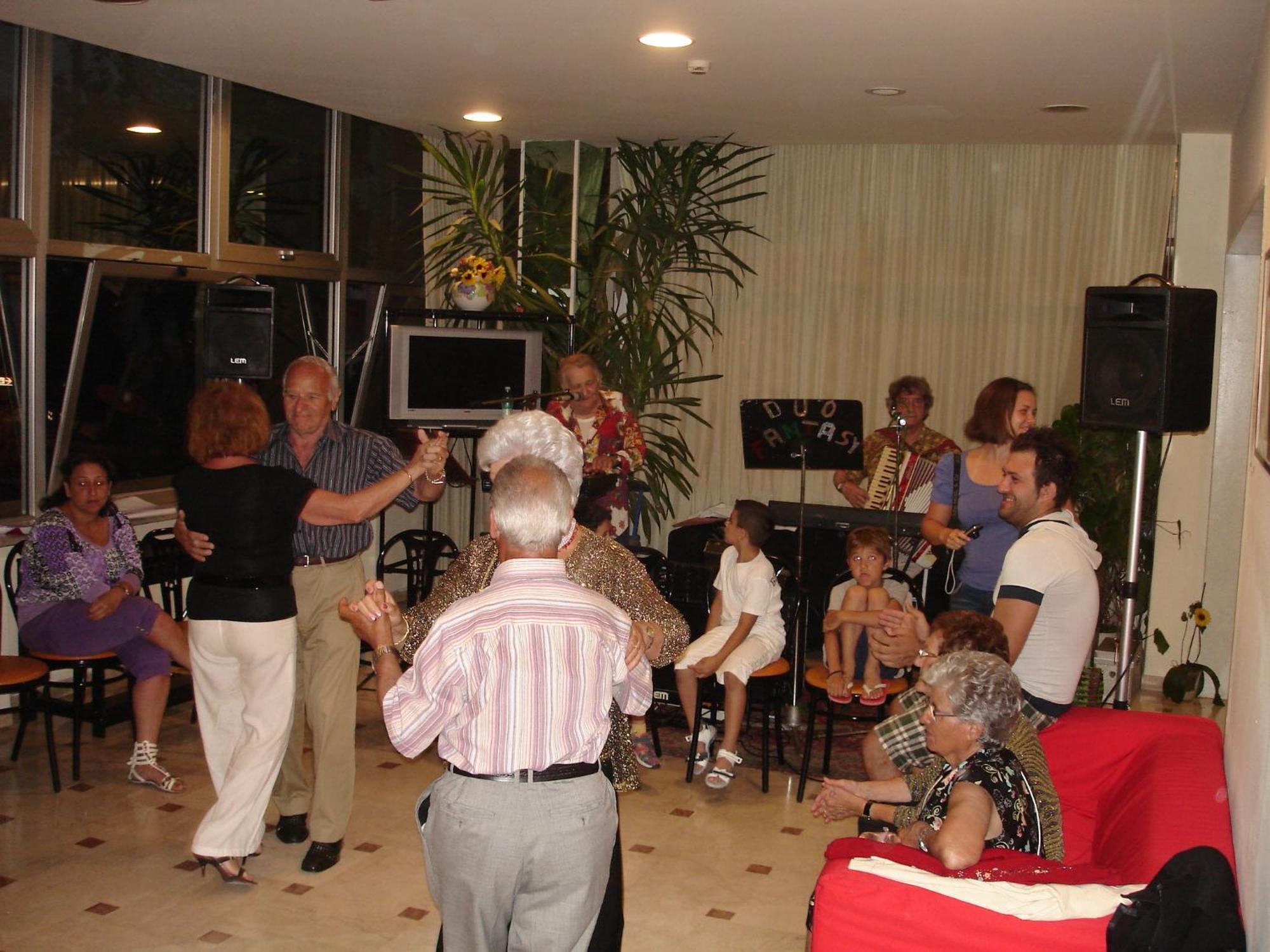 Hotel Madrid Rimini Buitenkant foto