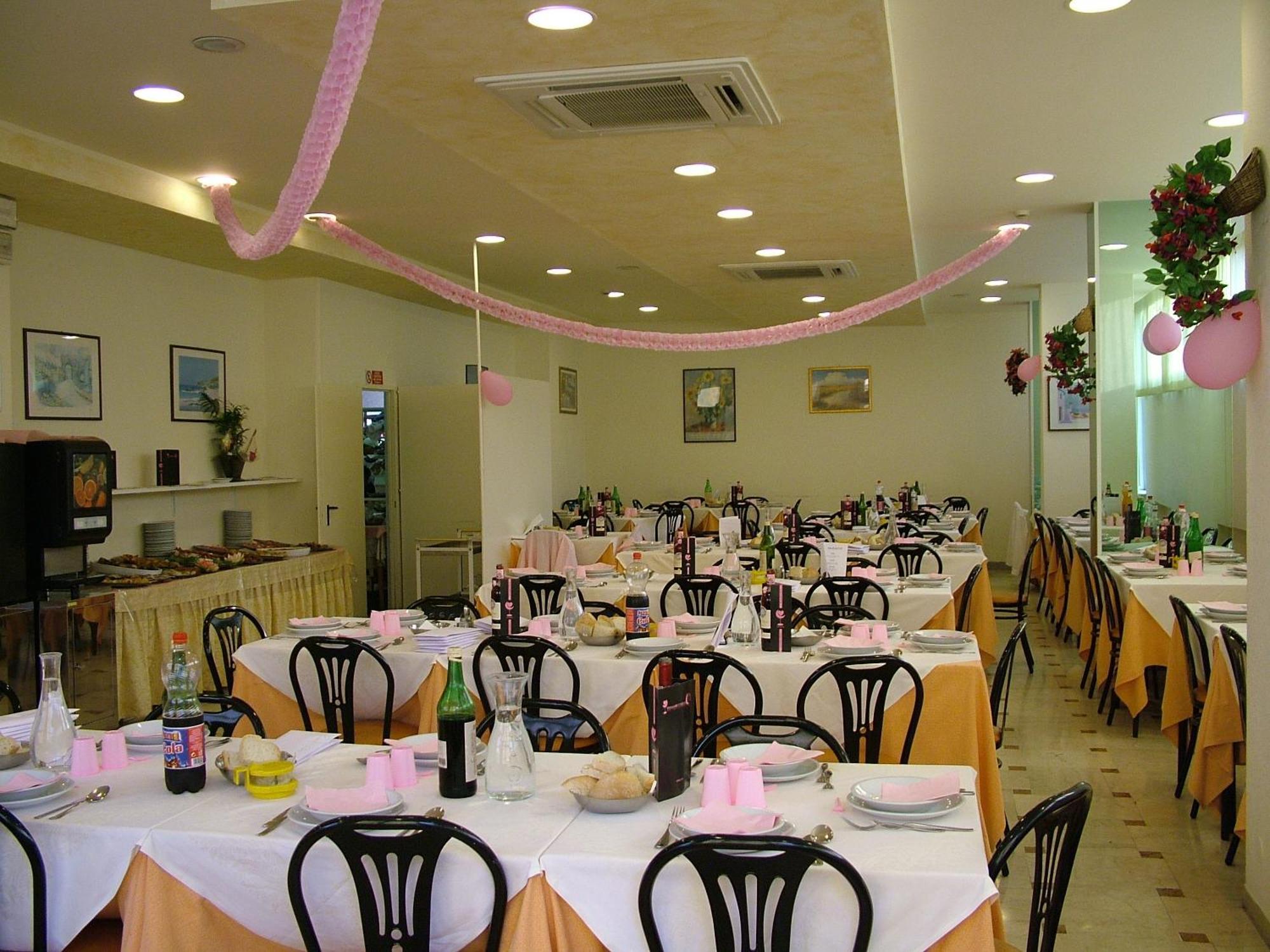 Hotel Madrid Rimini Buitenkant foto