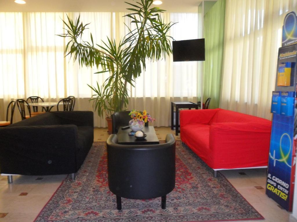 Hotel Madrid Rimini Buitenkant foto